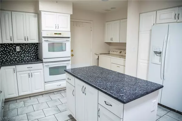 Las Vegas, NV 89107,433 Purple Finch DR #n/a