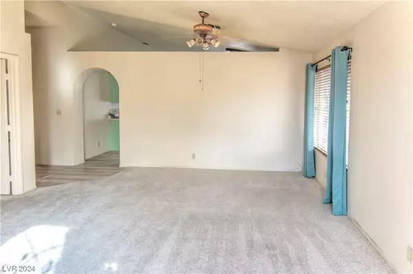 Henderson, NV 89002,929 High Plains DR