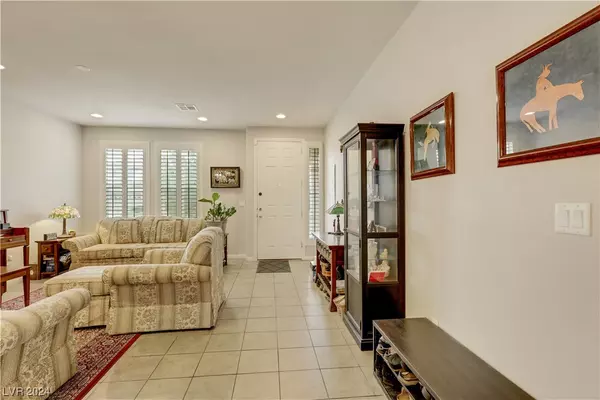 Las Vegas, NV 89139,8176 Duncan Peak CT