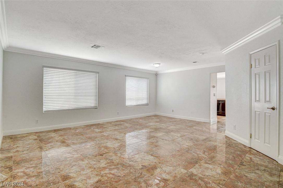 Las Vegas, NV 89117,9537 Wooden Pier WAY