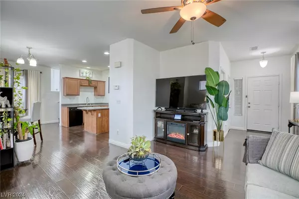 Henderson, NV 89011,792 Easter Lily PL