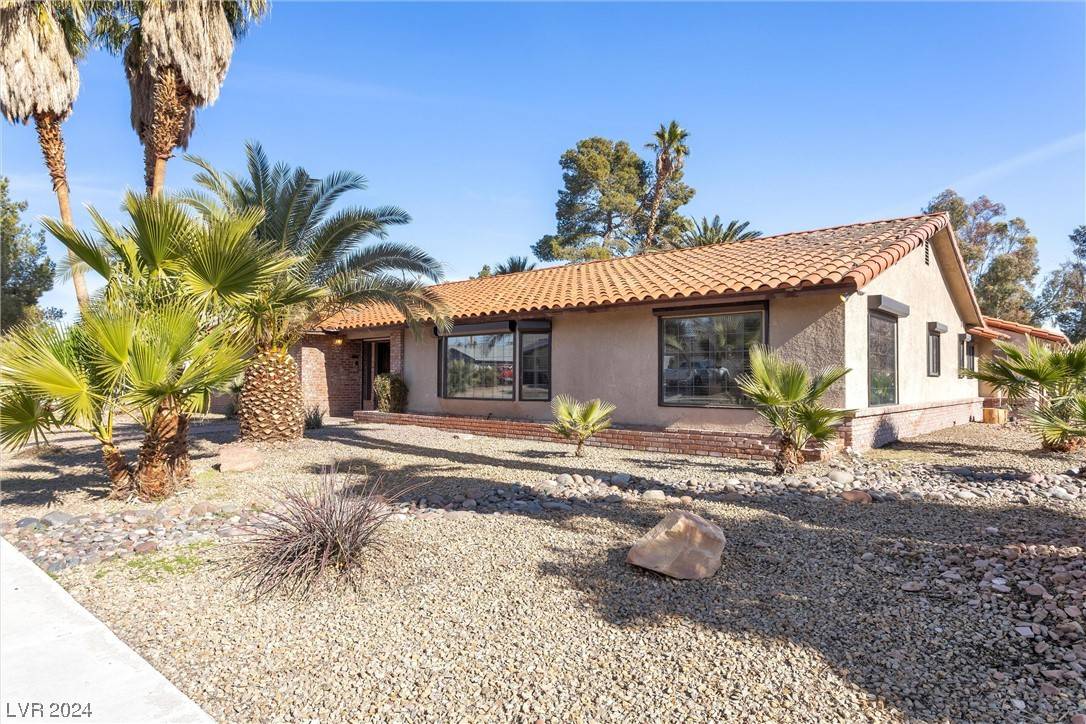 Las Vegas, NV 89108,1000 Oak Tree LN