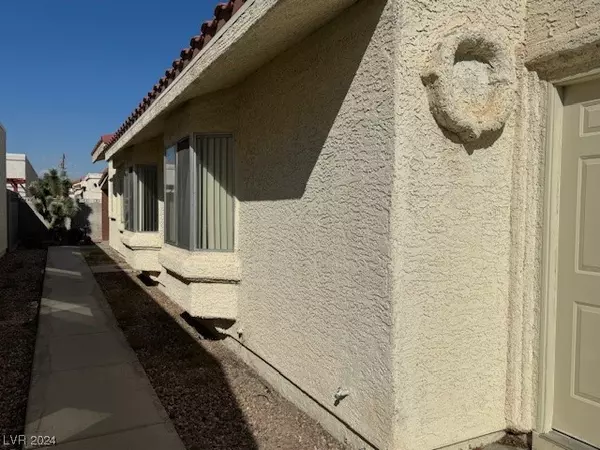Las Vegas, NV 89121,2530 Palace View DR
