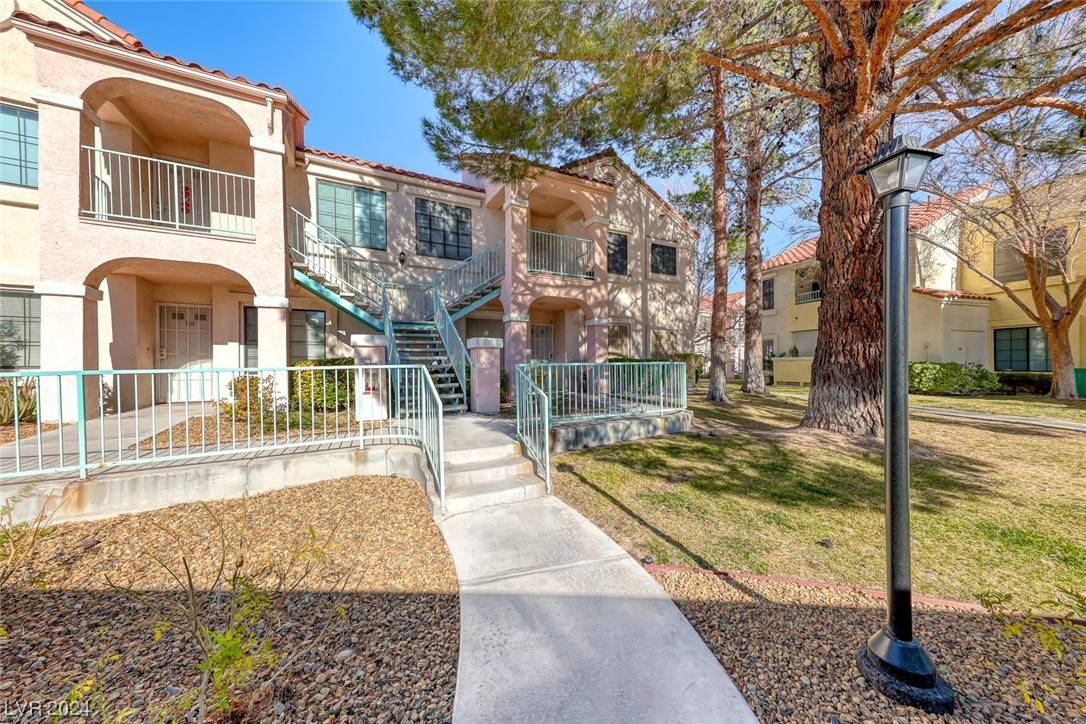 4861 S Torrey Pines DR #105, Las Vegas, NV 89103