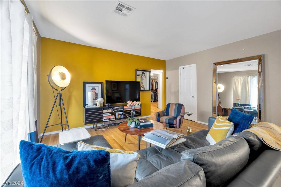 Las Vegas, NV 89104,912 Hassett AVE