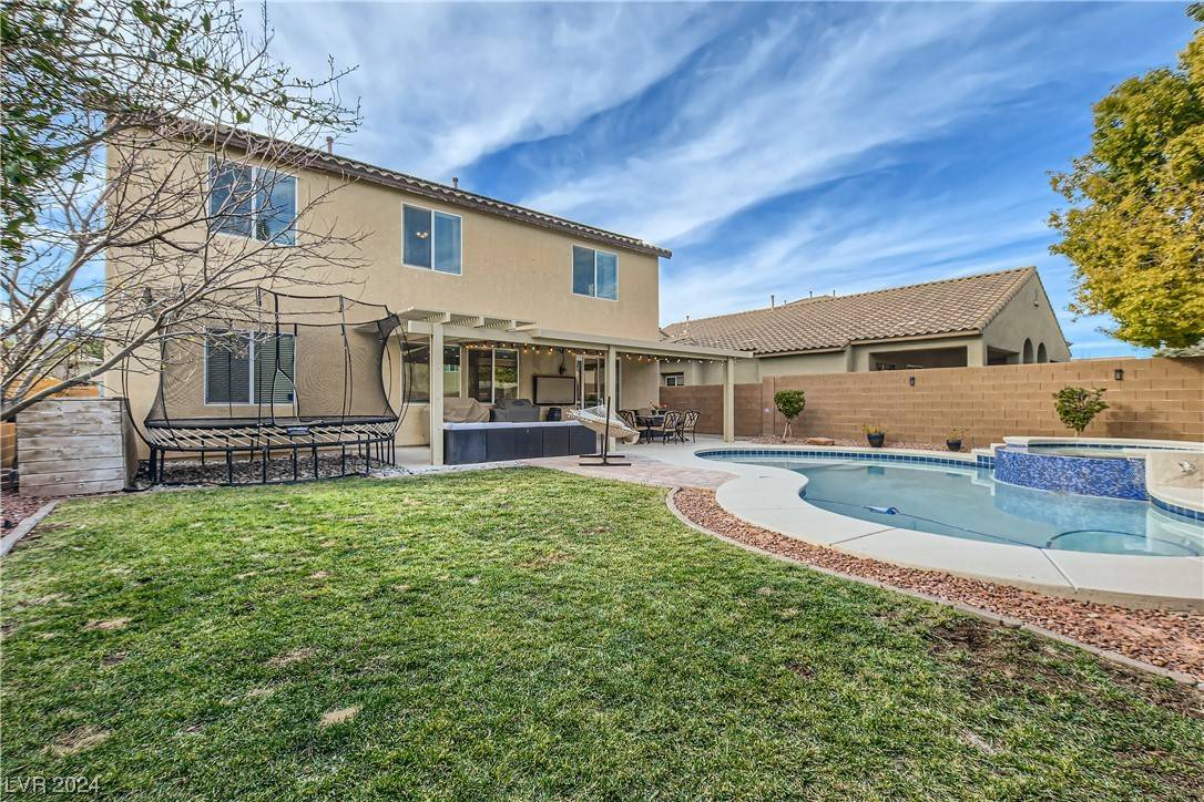 Las Vegas, NV 89166,7136 Whitford ST