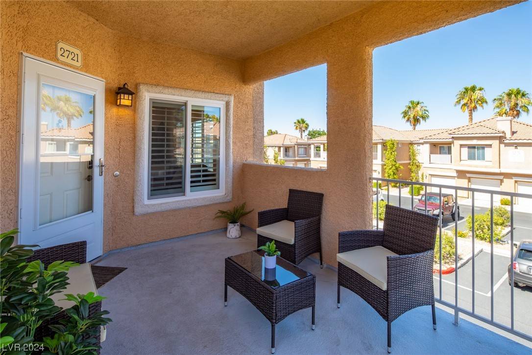 Henderson, NV 89012,251 S Green Valley Pkwy #2721