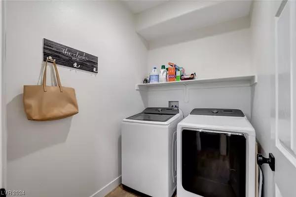 Las Vegas, NV 89113,8076 Sunset Creek ST
