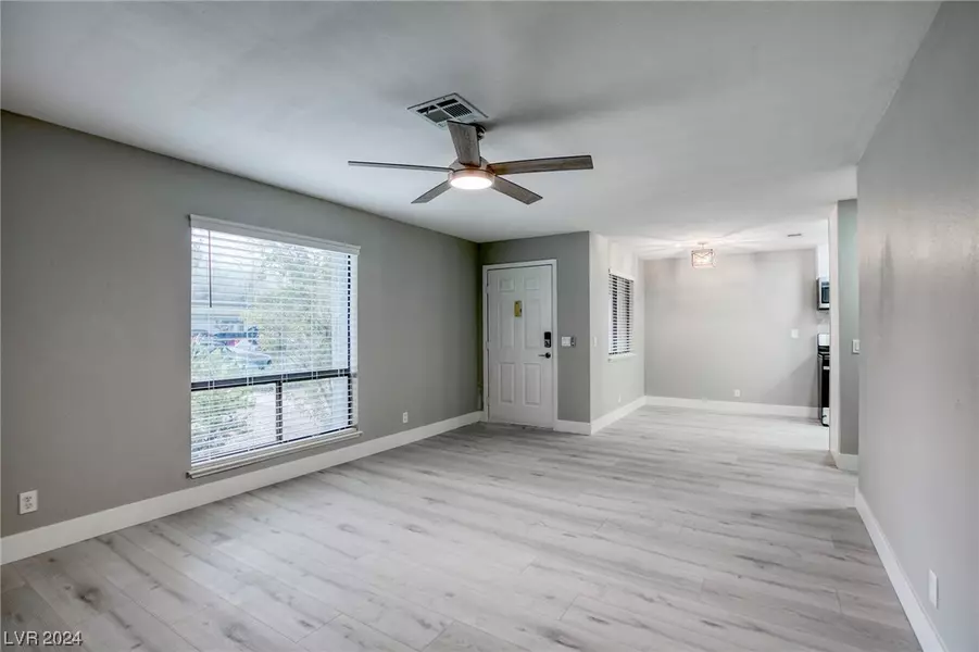 5179 Caliente ST #113, Las Vegas, NV 89119