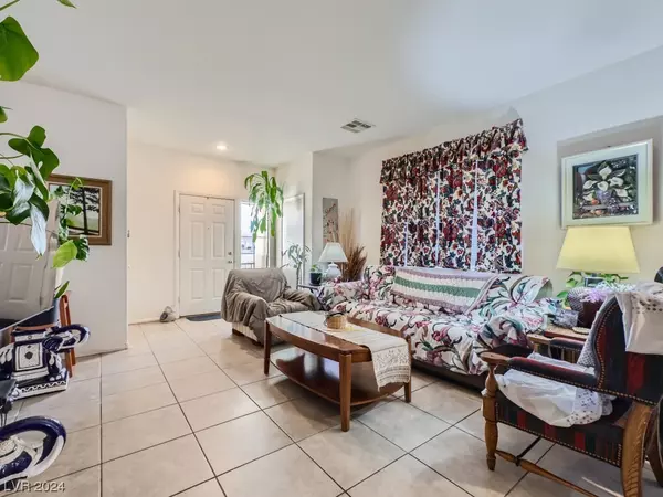Henderson, NV 89052,2422 Canberra AVE
