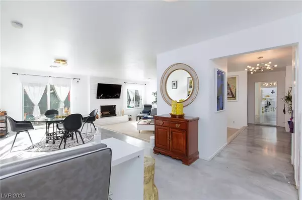 1715 Silver Mesa WAY Las Vegas, NV 89169