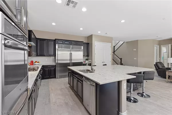 Las Vegas, NV 89148,8893 Empress Valley CT
