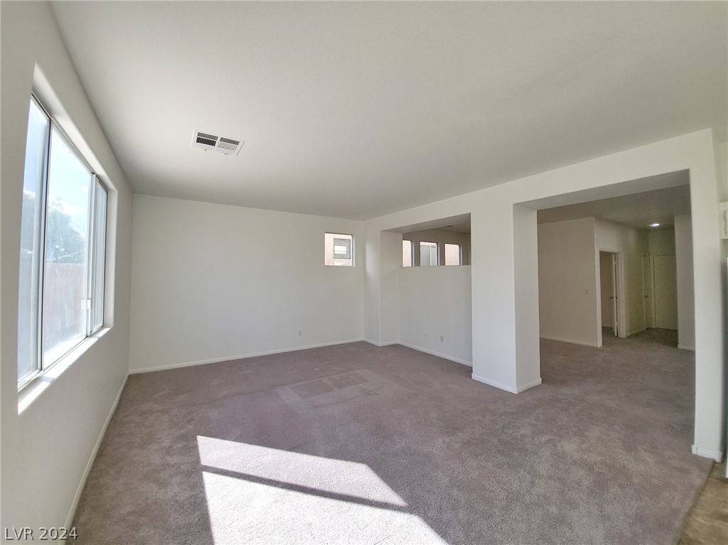 Las Vegas, NV 89147,8919 Kingswood DR