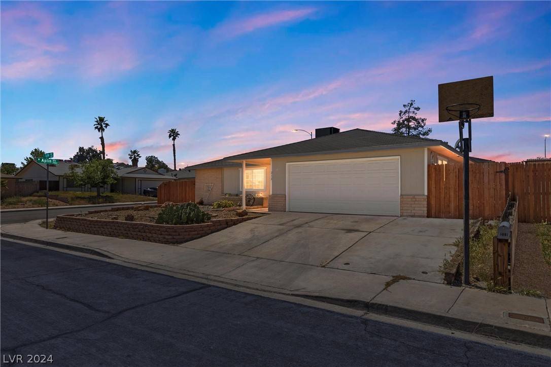 212 Tighe WAY, Las Vegas, NV 89145