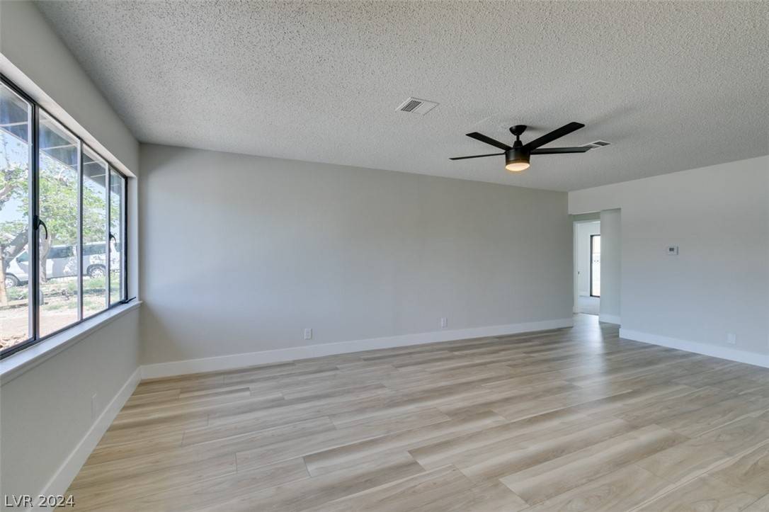 Las Vegas, NV 89107,329 Pershing DR