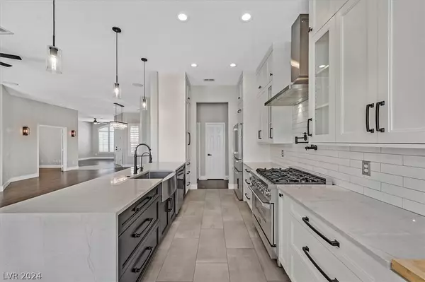 Las Vegas, NV 89145,8624 Desert Bird DR