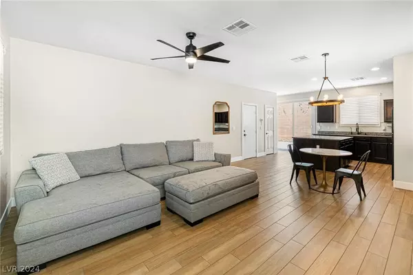 Las Vegas, NV 89143,7545 Tamany ST