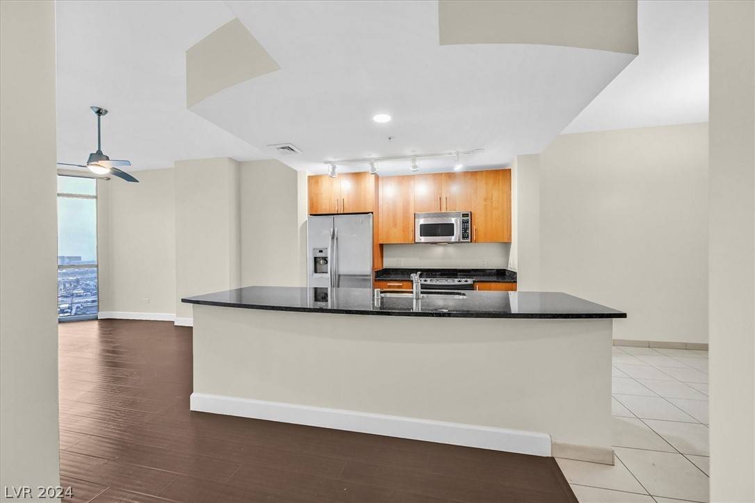 Las Vegas, NV 89102,200 W Sahara AVE #3010
