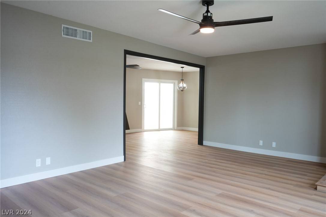 Las Vegas, NV 89121,3839 Atlantis ST