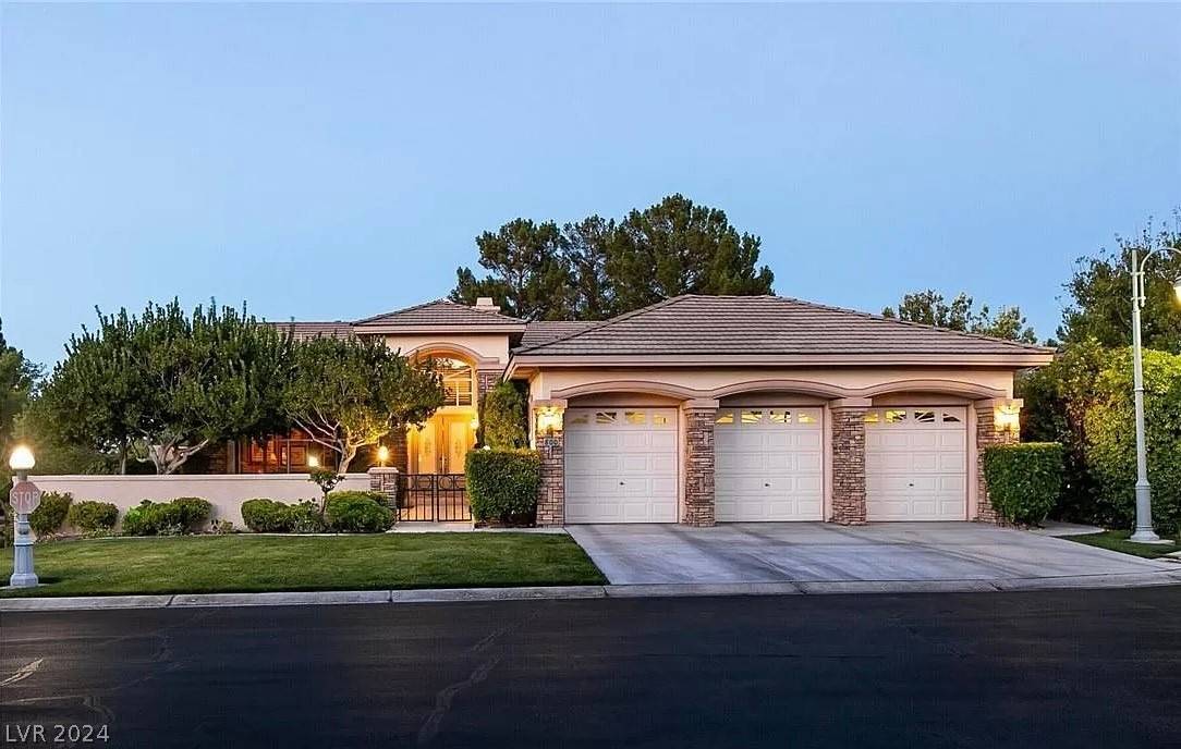 800 Aquitaine CT,  Las Vegas,  NV 89145