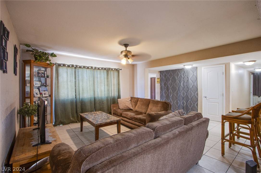 Las Vegas, NV 89121,3532 Florrie AVE