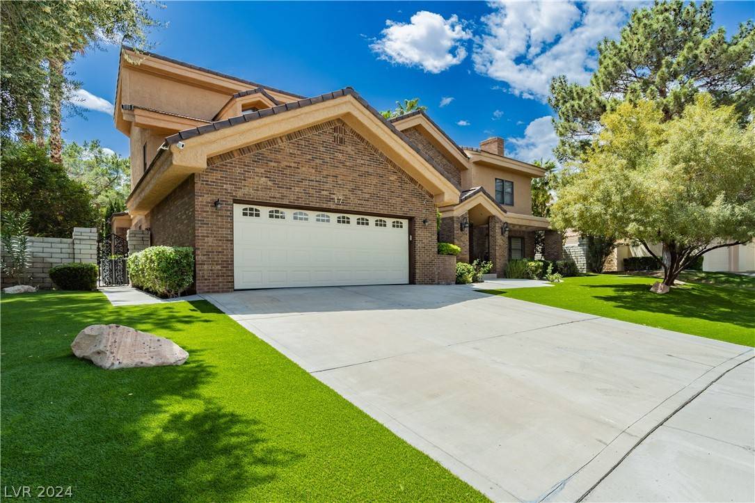 Henderson, NV 89014,17 Hummingbird LN