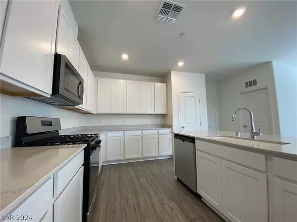 Henderson, NV 89044,2822 Abrantes PL
