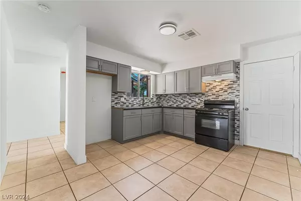 Las Vegas, NV 89110,516 Prince Alan CT