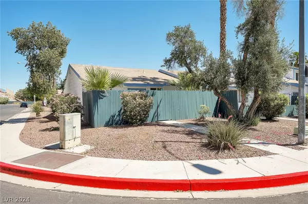 Las Vegas, NV 89121,4227 White Sands AVE