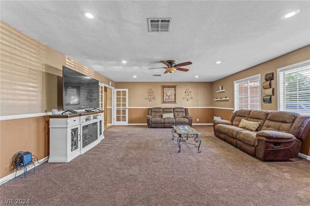 Las Vegas, NV 89119,1985 University CIR