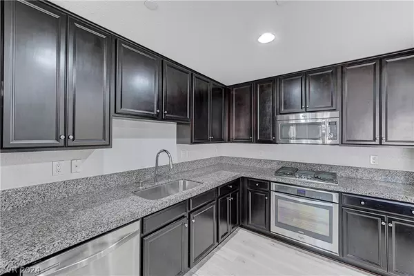 Henderson, NV 89074,1525 Spiced Wine AVE #24104