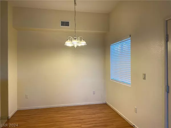 Las Vegas, NV 89149,9303 Gilcrease AVE #2181