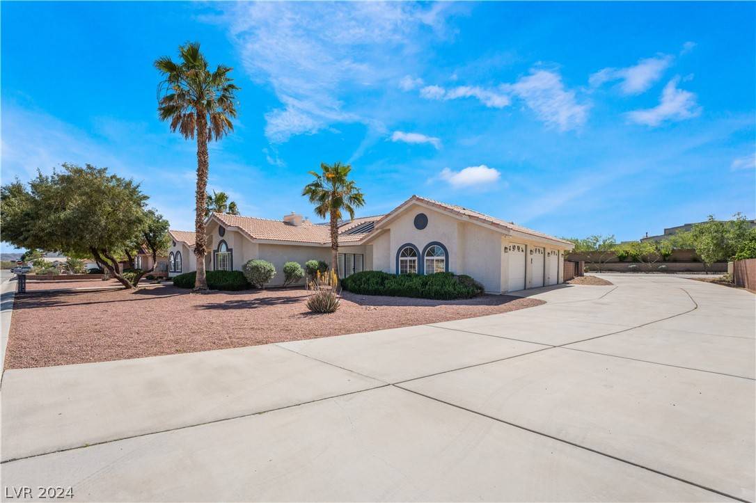Las Vegas, NV 89113,8365 Bomberos CT