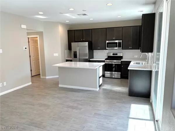 Las Vegas, NV 89141,10215 Ullom DR