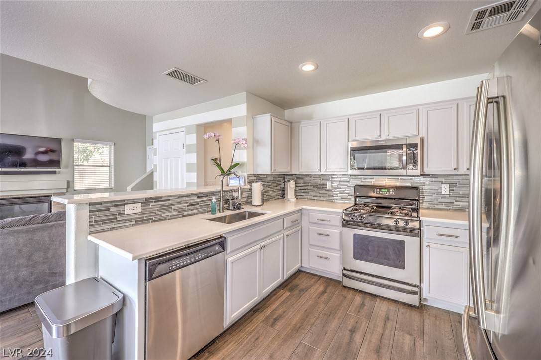 Henderson, NV 89015,966 Medina De Leon AVE