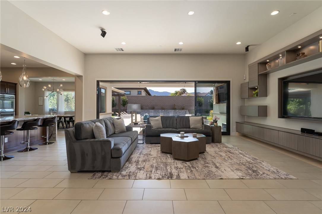 Las Vegas, NV 89149,5935 N Jensen ST