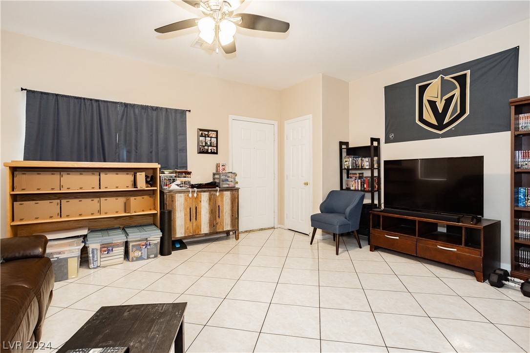 Las Vegas, NV 89122,5587 Gold Mint LN