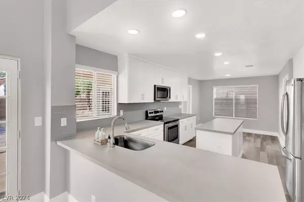 Henderson, NV 89074,2806 Barrel Cactus DR