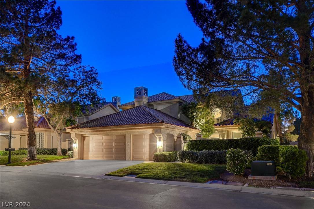 8121 Castle Pines AVE, Las Vegas, NV 89113