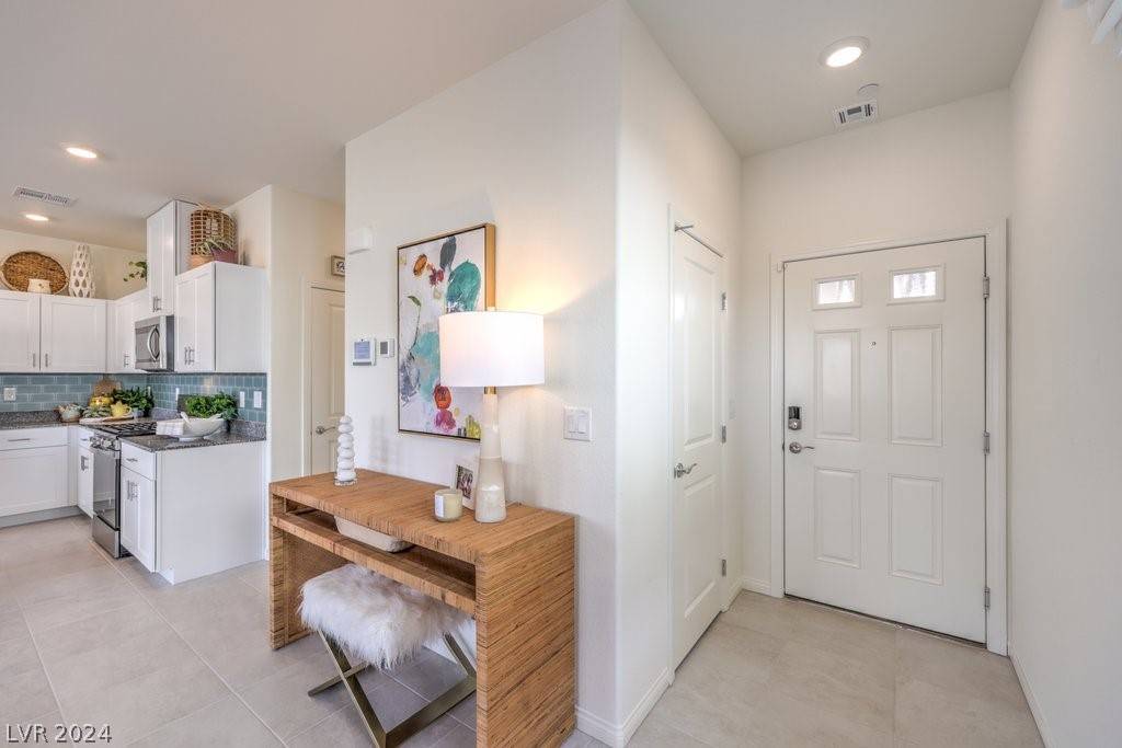 Henderson, NV 89011,379 Larkson AVE #171
