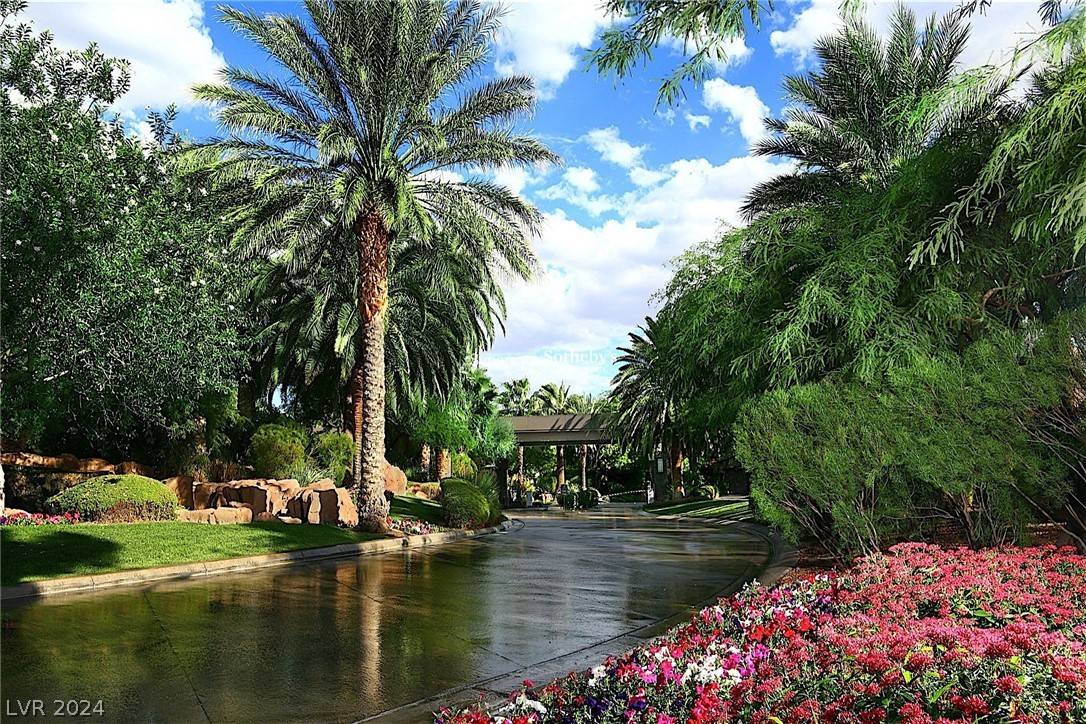 Henderson, NV 89012,483 Rock Peak DR