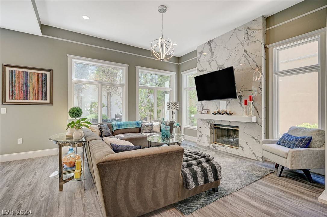 Las Vegas, NV 89117,9005 Robinson Ridge DR