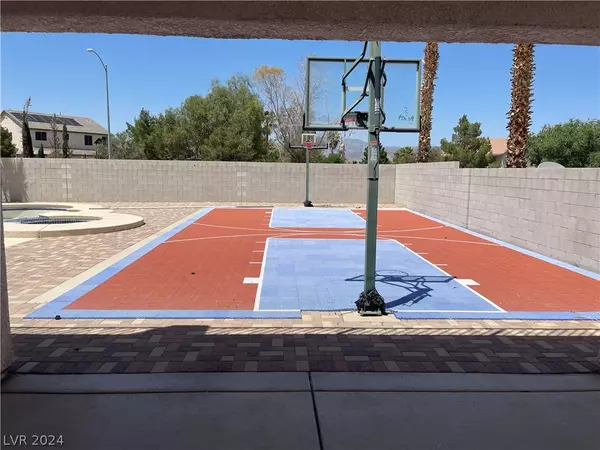 Las Vegas, NV 89143,8604 Vivid Violet AVE