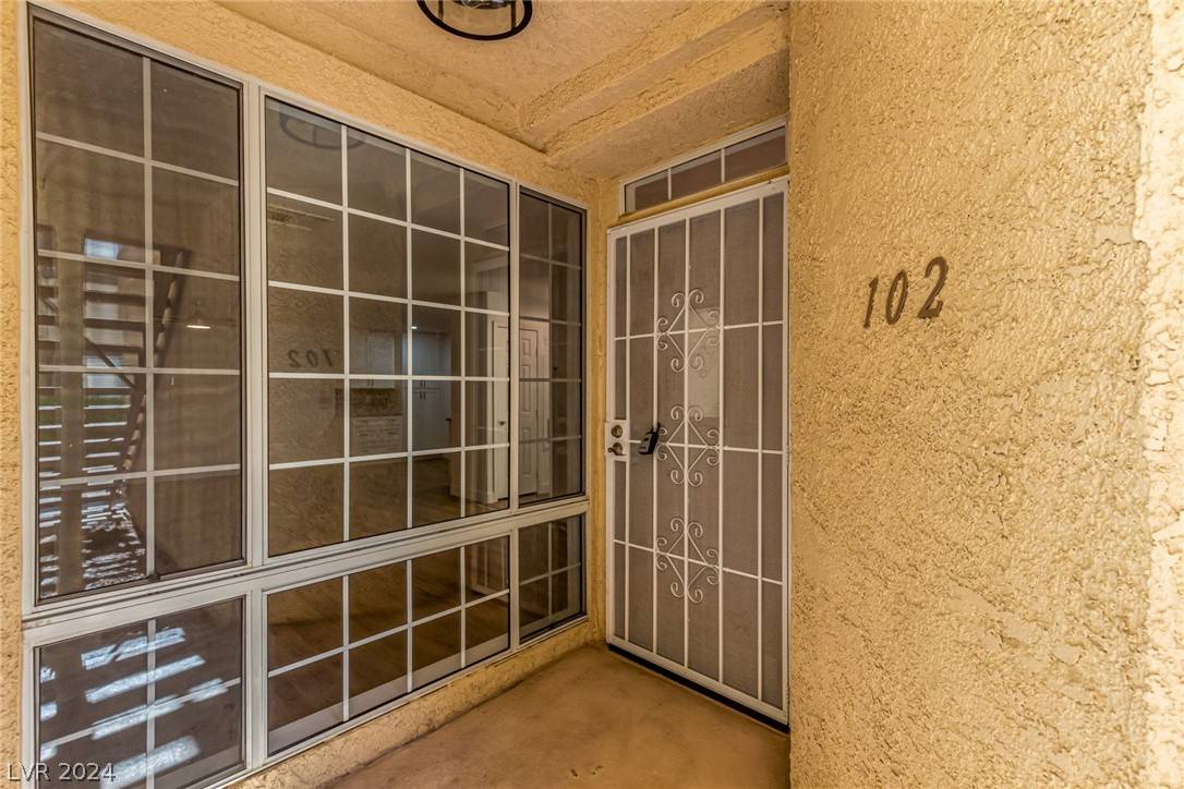 Las Vegas, NV 89129,3637 Ian Thomas ST #102