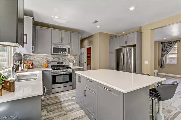 8809 Square Knot AVE, Las Vegas, NV 89143