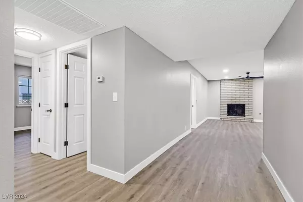 Las Vegas, NV 89122,5135 Brownwood AVE