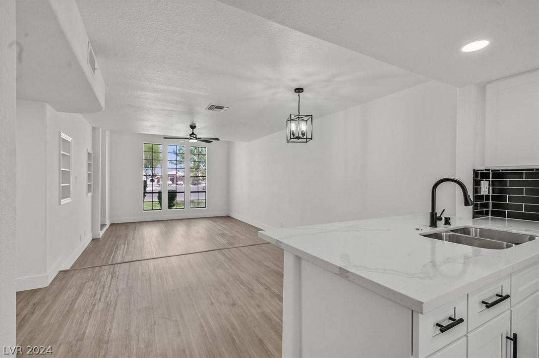 Las Vegas, NV 89107,6512 Ironbark LN #0