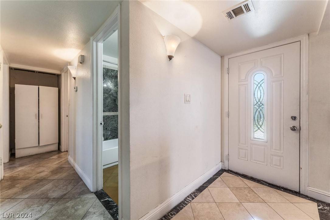 Las Vegas, NV 89107,6320 Alta DR