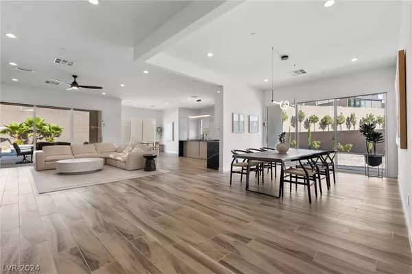Henderson, NV 89044,3371 Creek Bend AVE