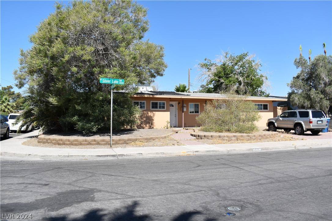 Las Vegas, NV 89108,1001 Silver Lake DR